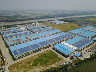 安信地板建成业内首家太阳能光伏发电新能源工厂，引领绿色制造新篇章